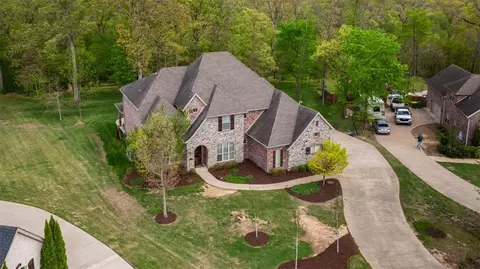 1484 Le Chesnay Dr, Centerton, AR 72719