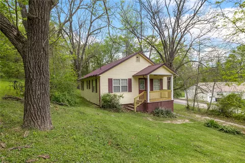 224 N Highland St, Harrison, AR 72601
