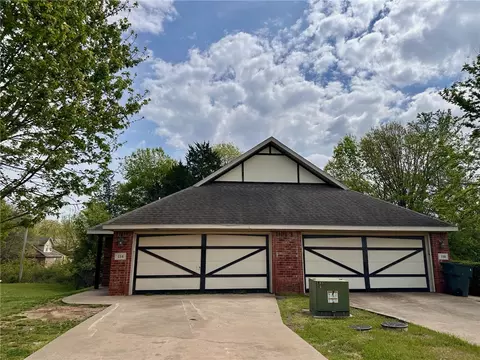114 S 116 S Ray Ave, Fayetteville, AR 72701