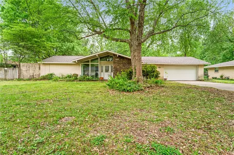 1703 W Emma Ave, Springdale, AR 72762