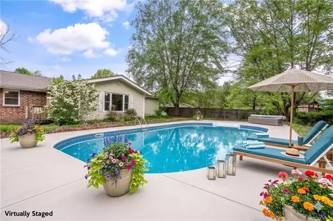 2105 Carnes Dr, Springdale, AR 72762
