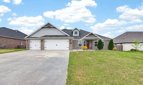 1131 Spring Hollow Rd, Bentonville, AR 72713
