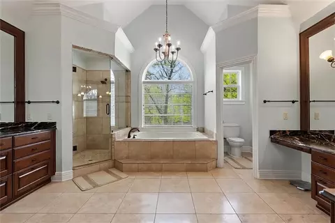 Bath - 3028 Willow Bend Cir, Springdale, AR 72762 photo 3 of 6