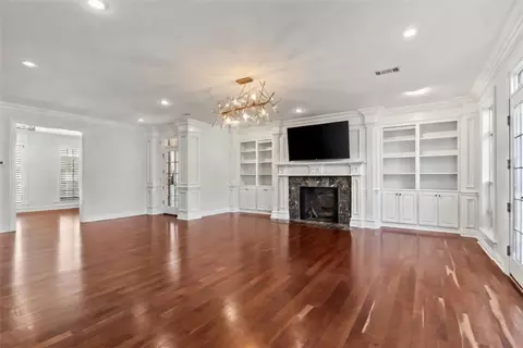 Living - 3028 Willow Bend Cir, Springdale, AR 72762 photo 4 of 8