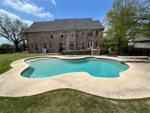 Exterior - 3028 Willow Bend Cir, Springdale, AR 72762 photo 4 of 12