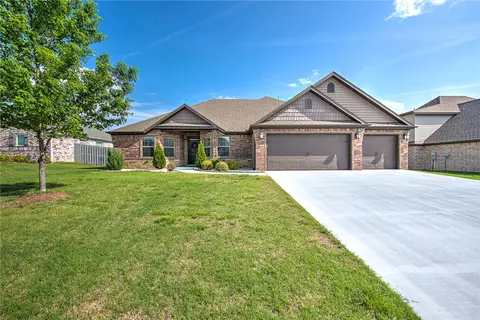 1201 Spring Hollow Rd, Bentonville, AR 72713