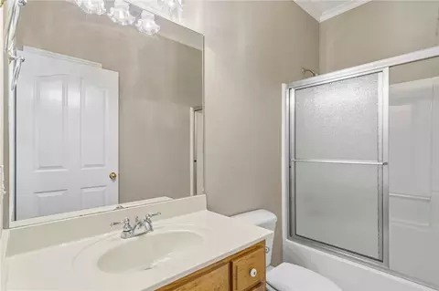Bath - 3473 Grapevine Dr, Springdale, AR 72762 photo 3 of 4
