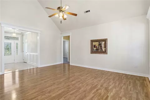 Living - 3473 Grapevine Dr, Springdale, AR 72762 photo 3 of 8