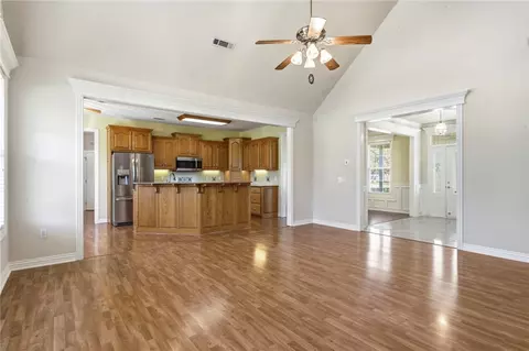 Living - 3473 Grapevine Dr, Springdale, AR 72762 photo 4 of 8