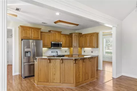 Kitchen - 3473 Grapevine Dr, Springdale, AR 72762 photo 3 of 3