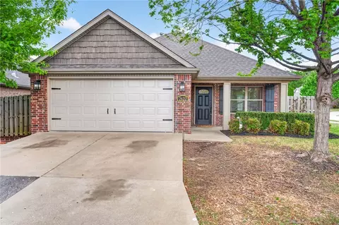 2622 N Sierra Ave, Fayetteville, AR 72703