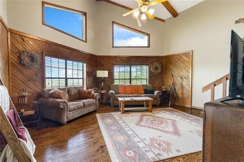 Living - 8283 Ar-43 Hwy, Compton, AR 72624 photo 1 of 3