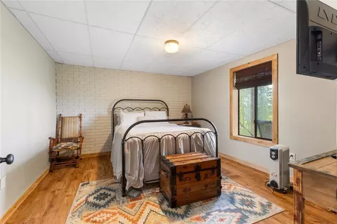 Bedroom - 8283 Ar-43 Hwy, Compton, AR 72624 photo 6 of 7