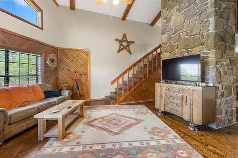 Living - 8283 Ar-43 Hwy, Compton, AR 72624 photo 3 of 3