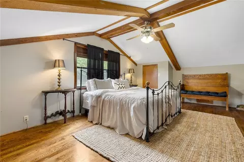 Bedroom - 8283 Ar-43 Hwy, Compton, AR 72624 photo 1 of 7
