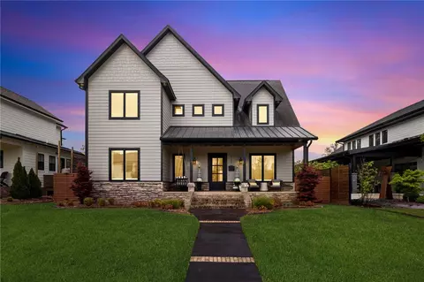 722 NE 2nd St, Bentonville, AR 72712
