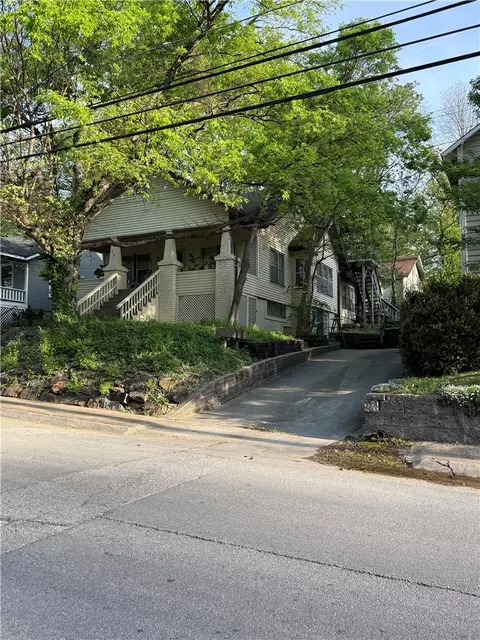 216 E Spring Street Apt 1 2 And 3 St #1, 2, AND 3, Fayetteville, AR 72701