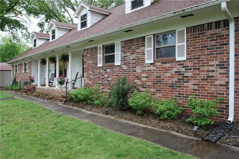701 E Pleasant Vw, Rogers, AR 72756