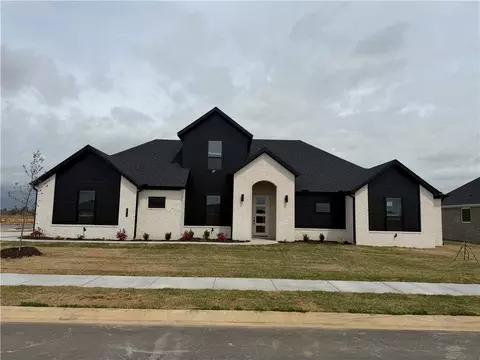 718 Primitivo Ave, Tontitown, AR 72762