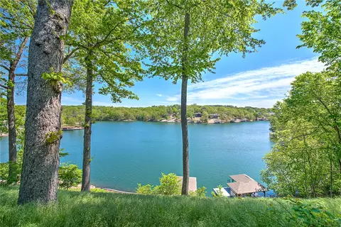 4 Pithlochry Cir, Bella Vista, AR 72715