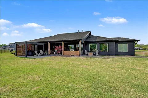 Exterior - 1750 Westend Ave, Centerton, AR 72719 photo 7 of 10