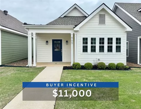 905 NE Heights Ln, Bentonville, AR 72712