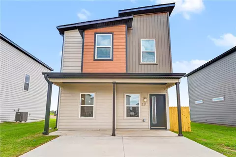 521 Solar St, Bentonville, AR 72713