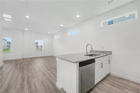 Living - 521 Solar St, Centerton, AR 72713 photo 3 of 3