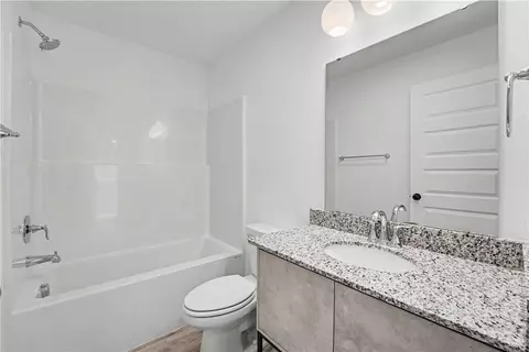 Bath - 521 Solar St, Centerton, AR 72713 photo 3 of 3
