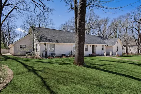 301 Evergreen Dr, Springdale, AR 72764