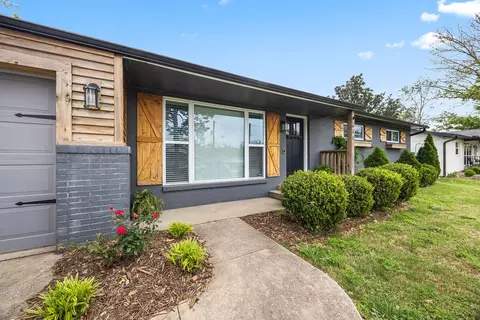 608 NW K St, Bentonville, AR 72712