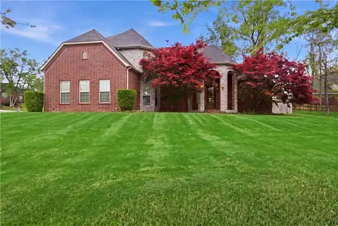 4200 Seminole Dr, Rogers, AR 72758