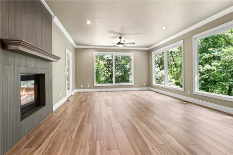 1 Hedges Cir, Bella Vista, AR 72715