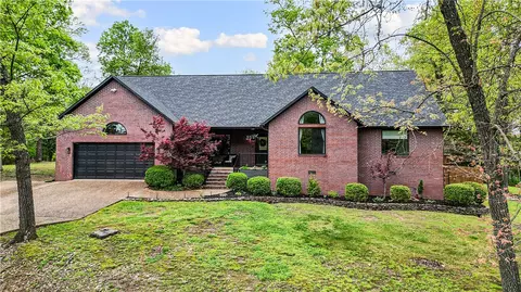 7 Blakeney Ln, Bella Vista, AR 72714