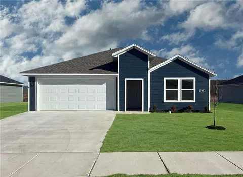 590 Raegan St, Prairie Grove, AR 72753