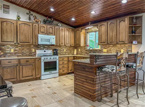 Kitchen - 235 Mc 6074, Flippin, AR 72634 photo 2 of 4