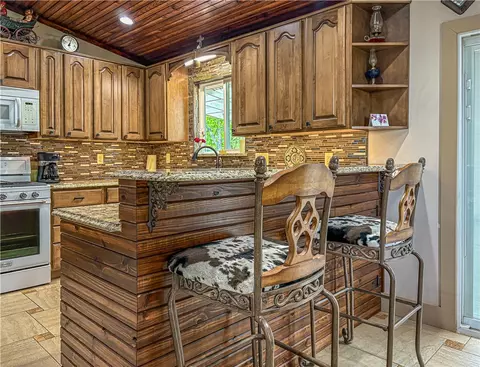 Kitchen - 235 Mc 6074, Flippin, AR 72634 photo 1 of 4