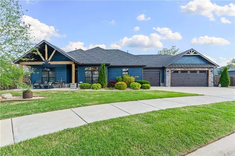 3611 Bitterroot Cv, Bentonville, AR 72712