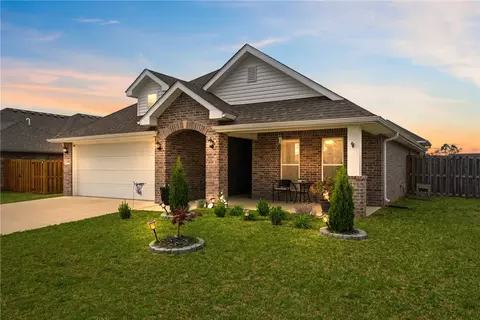 2408 England Ln, Pea Ridge, AR 72751