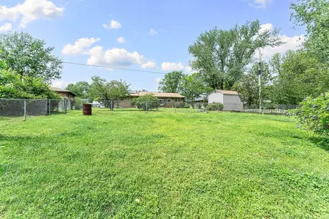 Exterior - 2106 Sandy, Springdale, AR 72762 photo 8 of 12