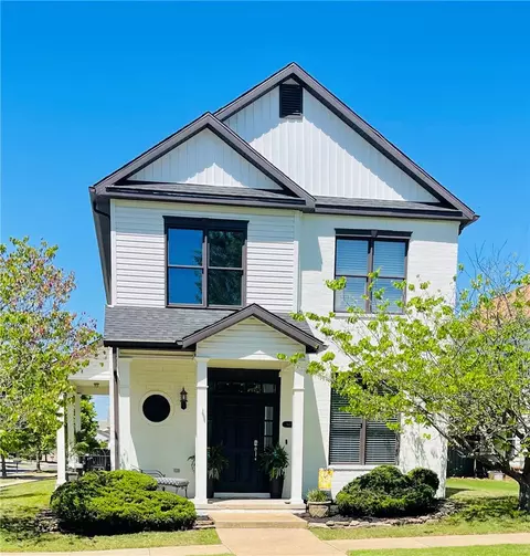 901 NE Arleta Gdns, Bentonville, AR 72712