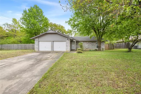 2146 Loren Cir, Fayetteville, AR 72701