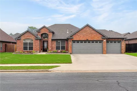 4005 SW Staverton Dr, Bentonville, AR 72713