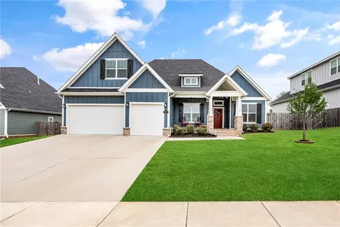 6414 S 63rd St, Rogers, AR 72758