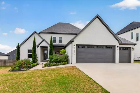 8006 W Claverton St, Rogers, AR 72758