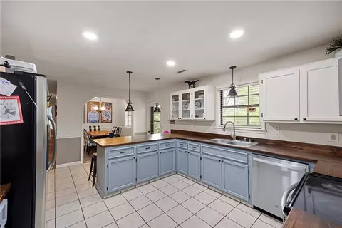 Kitchen - 48 Terrace Dr, Dover, AR 72837 photo 4 of 4