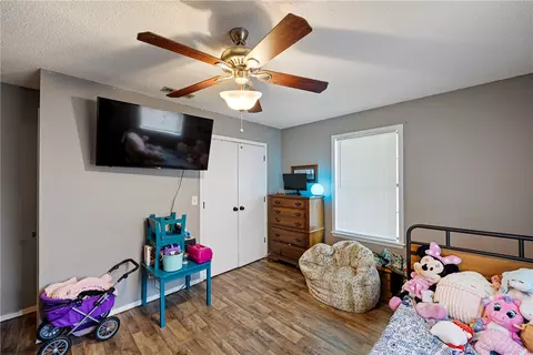 Bedroom - 48 Terrace Dr, Dover, AR 72837 photo 6 of 9