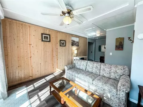 Living - 1792 Choctaw Ln, Harrison, AR 72601 photo 3 of 7