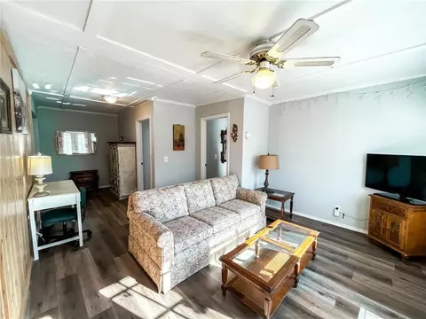 Living - 1792 Choctaw Ln, Harrison, AR 72601 photo 4 of 7