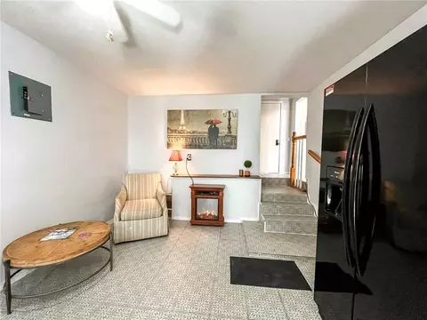 Living - 1792 Choctaw Ln, Harrison, AR 72601 photo 5 of 7